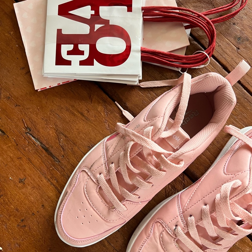 Pink Reebok tennis shoes, UK 4.5
